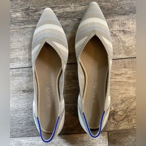 NWOT Rothy’s Tan striped Point Flats